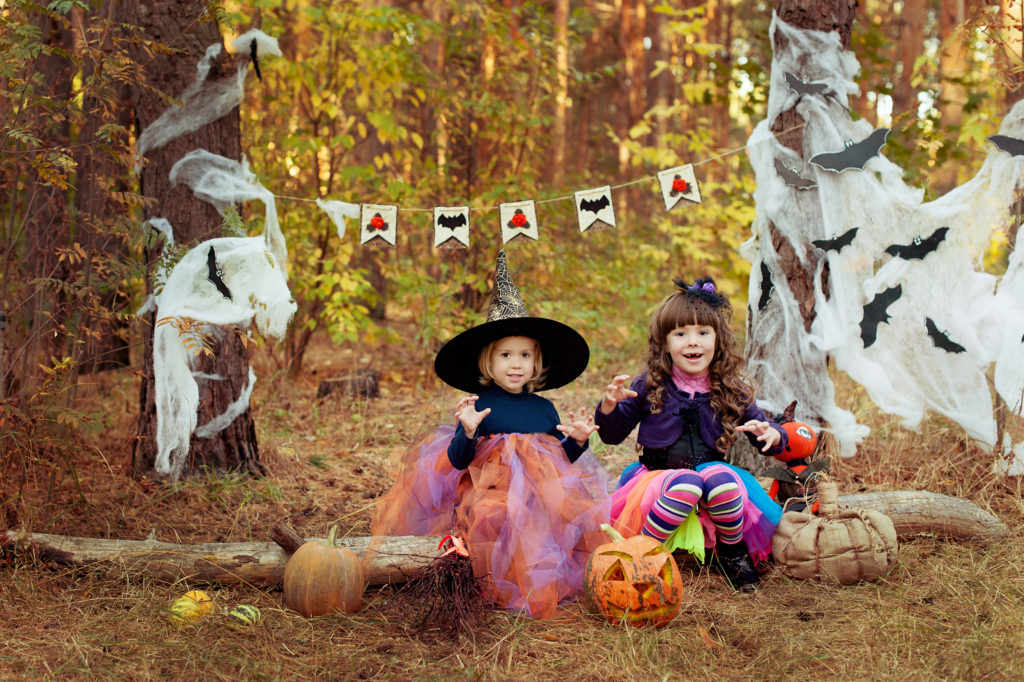 10 Must-Have Things Every Kids Halloween Party Needs